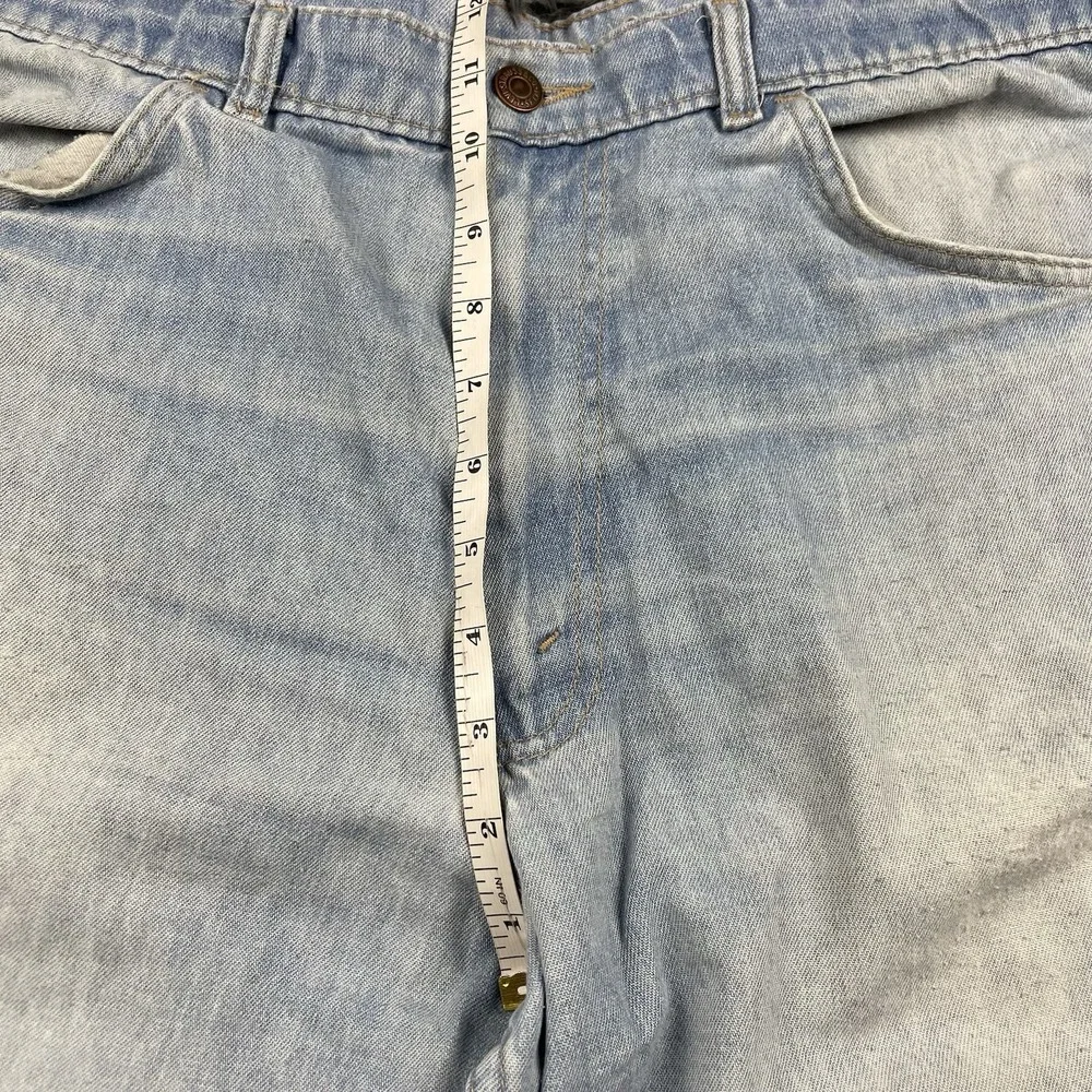 Levis step into